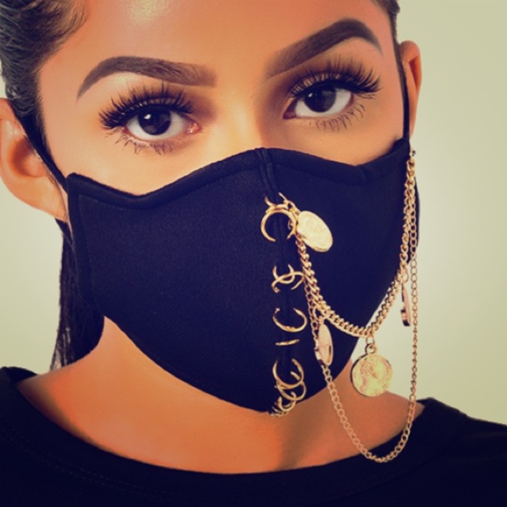 ◼️ IN STOCK ALERT◼️Fashionsta Face Mask!! Only 2!!